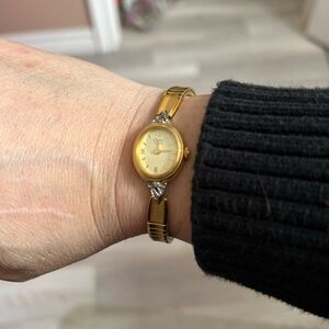 CARAVELLE vintage Gold Women's Watch 6 inch 🙋‍♀️